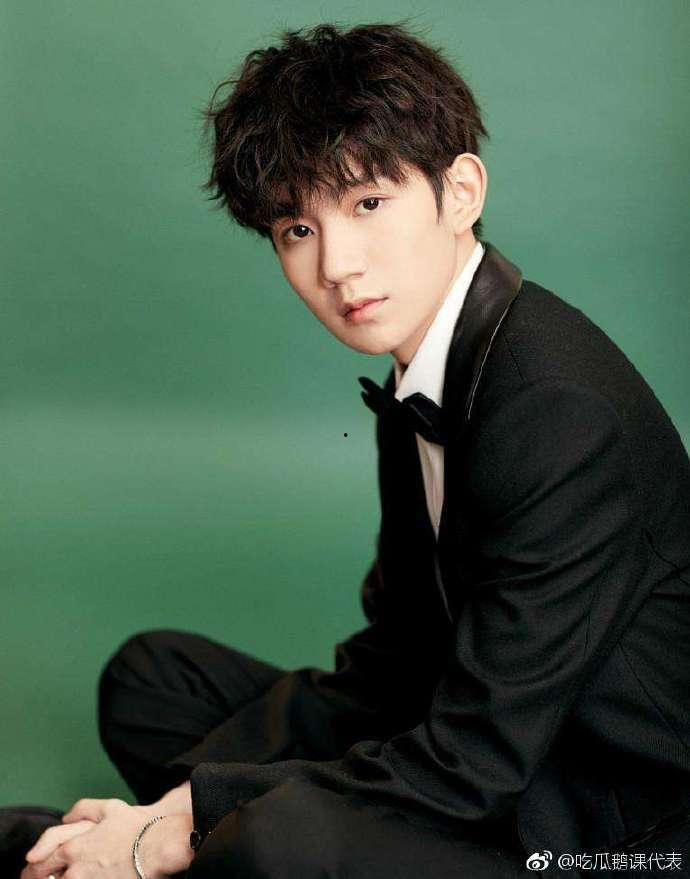 娱乐圈吃瓜爆料吴京,娱乐圈风云再起,揭秘武术巨星背后的故事